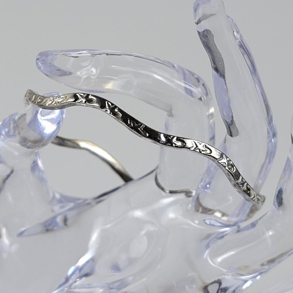 Vintage TAXCO 925 Sterling Silver Wavy Etched Bangle Bracelet 8.25 In